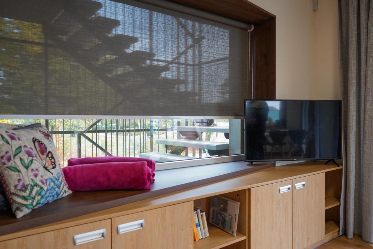 Vila Vekose - Apartman S Terasou A Zahradou Hradec Králové Zewnętrze zdjęcie