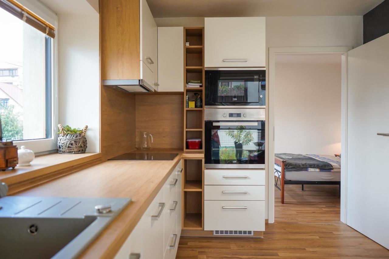 Vila Vekose - Apartman S Terasou A Zahradou Hradec Králové Zewnętrze zdjęcie