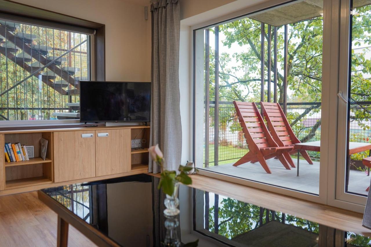 Vila Vekose - Apartman S Terasou A Zahradou Hradec Králové Zewnętrze zdjęcie